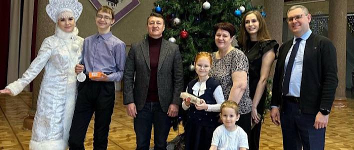 В Кирове продолжается акция «Ёлка желаний»