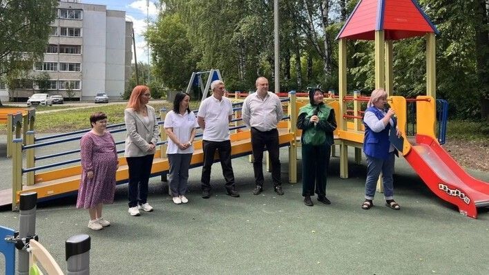 В Нововятске открыли первую в Кирове инклюзивную площадку: здесь всё сделано для особенных детей