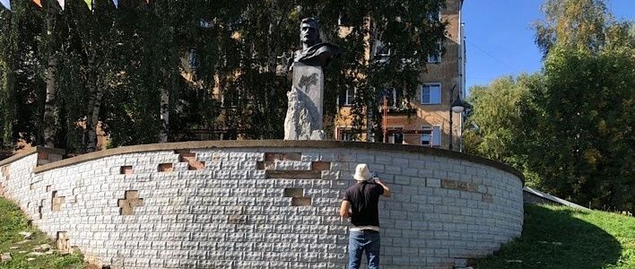 Обновления подпорной стенки у памятника А. А. Грину