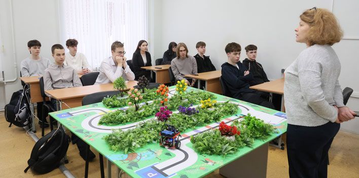 Не трактором единым: в Вятском ГАТУ показали работу агроробота