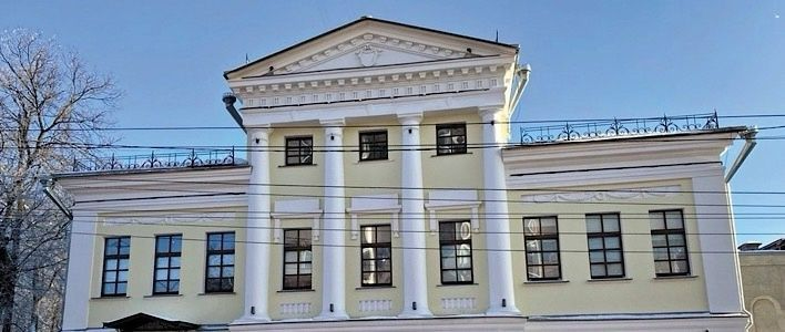 Художественный музей запустил обзорные экскурсии в особняке купца Репина