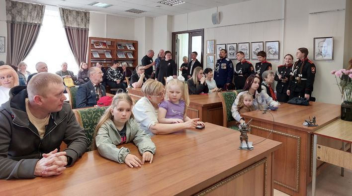 В Герценке открылась выставка портретов бойцов СВО