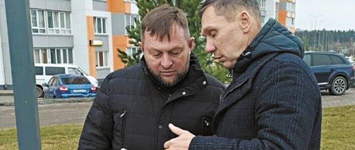 Глава администрации города Вячеслав Симаков побывал в скверах, которые были обустроены компанией «Кировспецмонтаж»