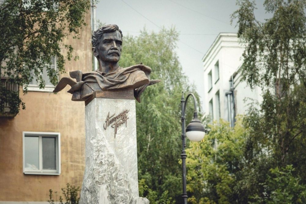 Литературные имена на карте города.