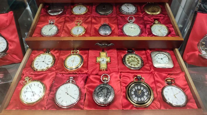 «Человек – только с часами»: в краеведческом музее открылась юбилейная выставка