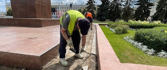 На Театральной площади благоустроят территорию у памятника В. И. Ленину