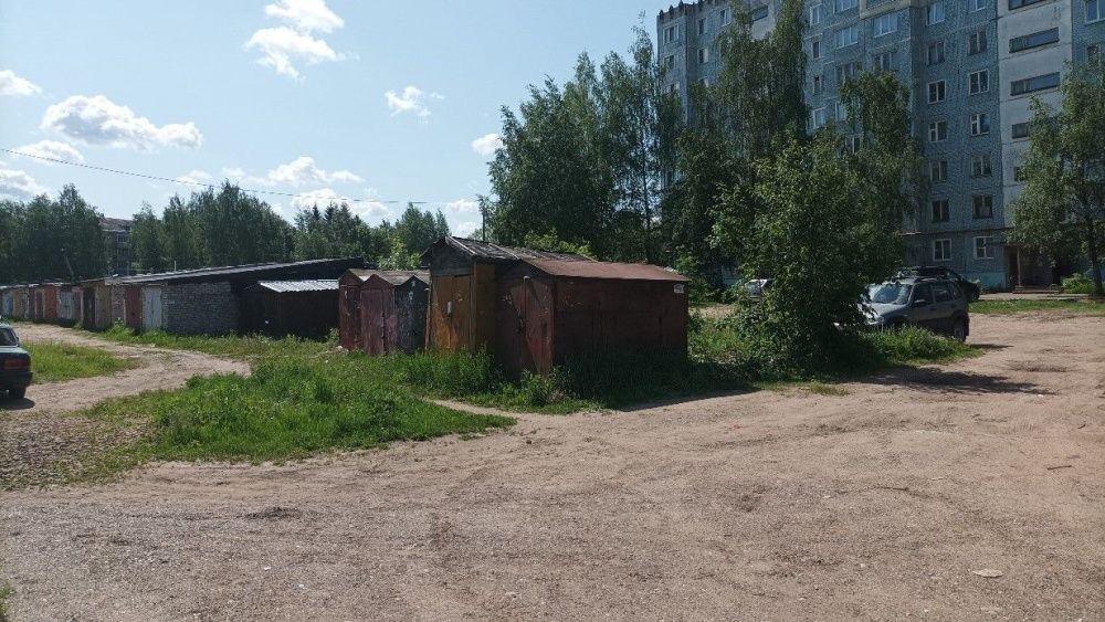В Кирове сносят незаконные постройки
