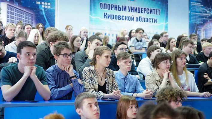 В Кирове выступил меценат и общественный деятель Константин Малофеев