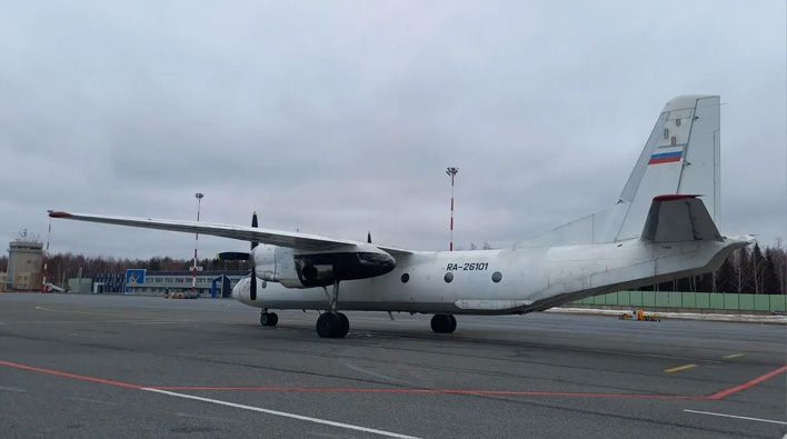 В кировский аэропорт прилетел самолет-легенда Ан-26Б