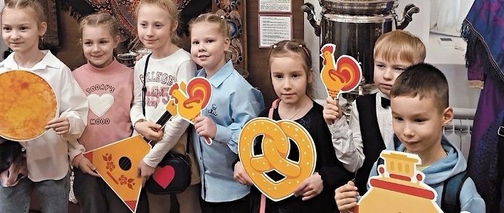 В Приказной избе работает выставка, посвящённая Масленице