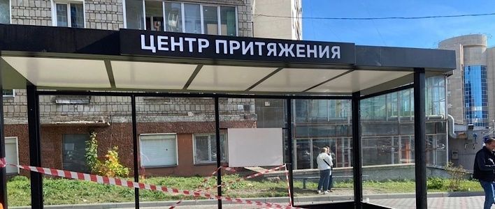  В Кирове продолжается монтаж остановочных павильонов