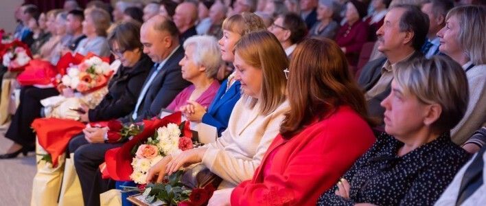 Руководители города отметили лучших кировчан