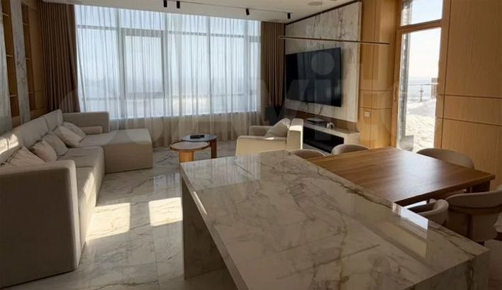 В Кирове продают квартиру с бассейном за 45 млн рублей