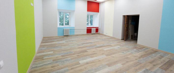 В Кирове продолжается ремонт Молодёжного центра 