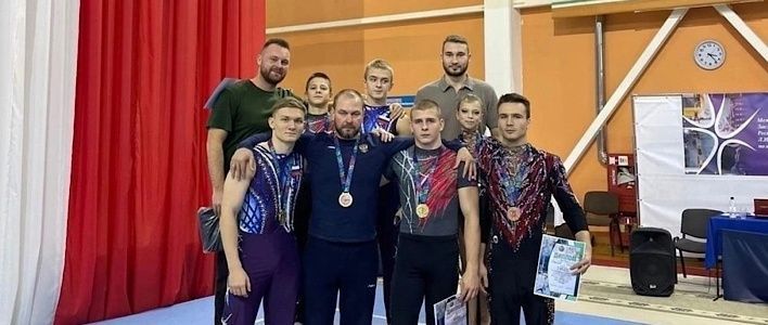 Кировчане одержали победы на соревнованиях по борьбе и акробатике