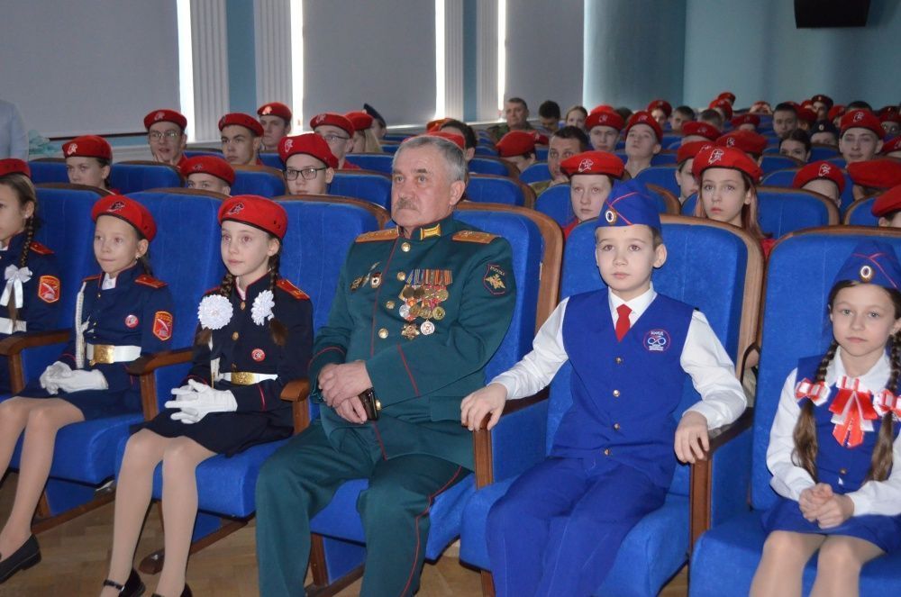 Кировских юнармейцев наградили за успехи в многоборье.