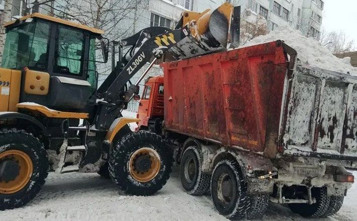С начала зимы из Кирова вывезли 575 тысяч кубов снега