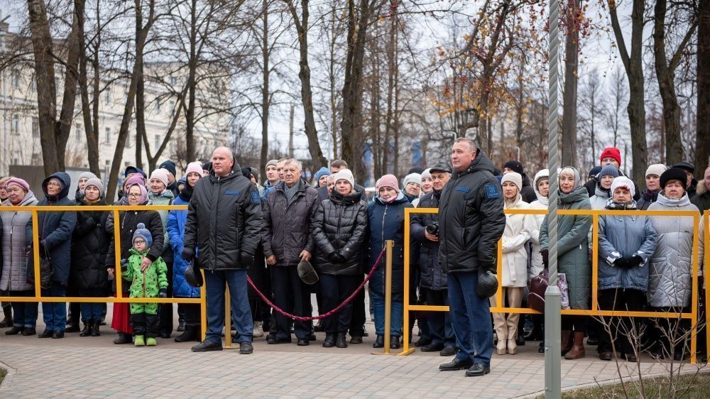 В Кирове открыли монумент «Славе не меркнуть, традициям жить!»