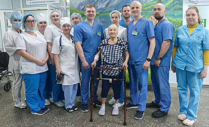 Кировские врачи вылечили 98-летнюю кировчанку с переломом бедра