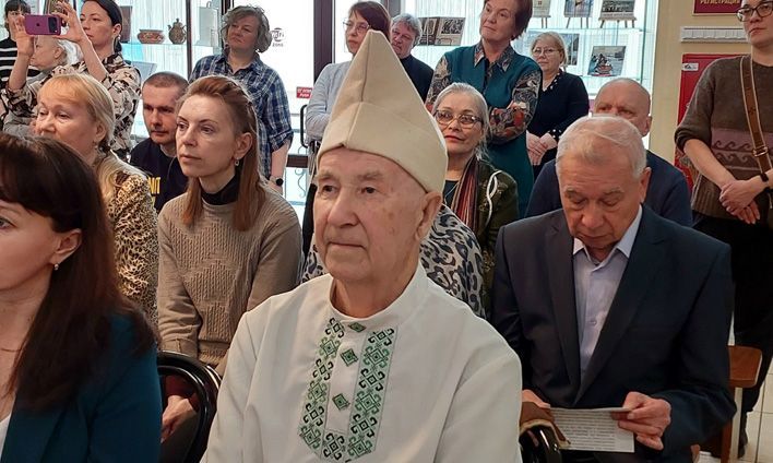 Песни и краски родной земли