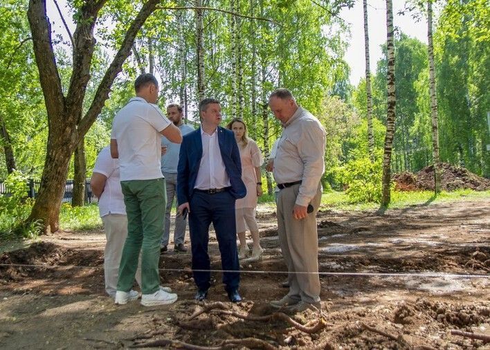 В кировском парке Победы высадят более 180 деревьев и кустарников