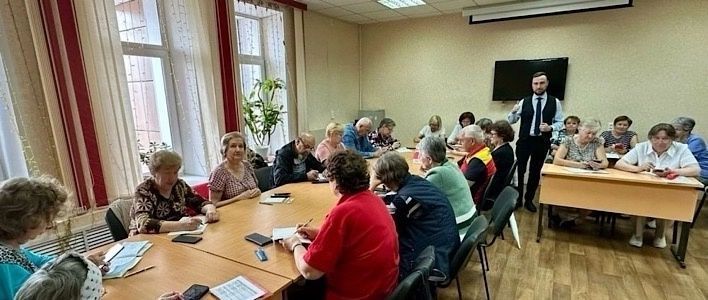 Центр местной активности № 5 провел урок по смартфонной грамотности 