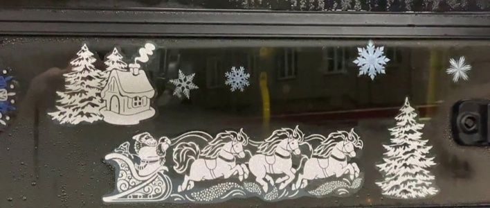 В Кирове украсили автобусы и троллейбусы 