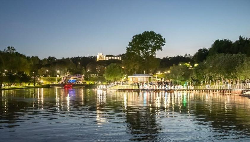 В парке имени Кирова установлено более 300 светильников