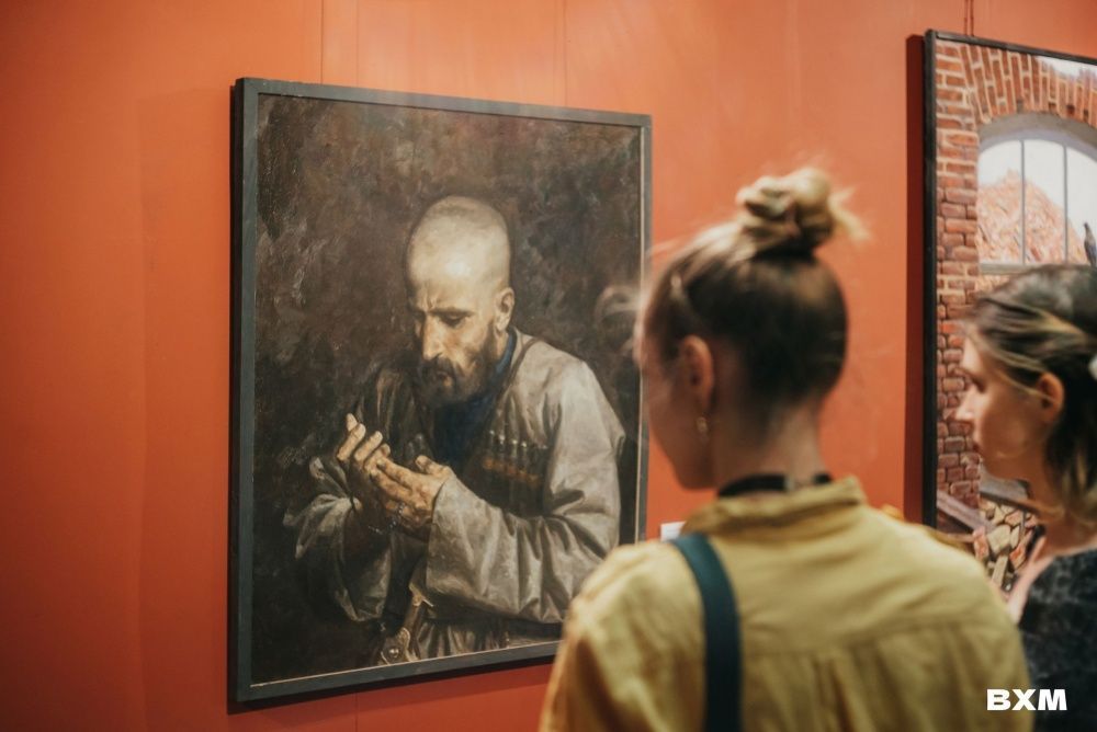 В Вятском художественном музее работает выставка «Живописная Россия. Современность традиций».