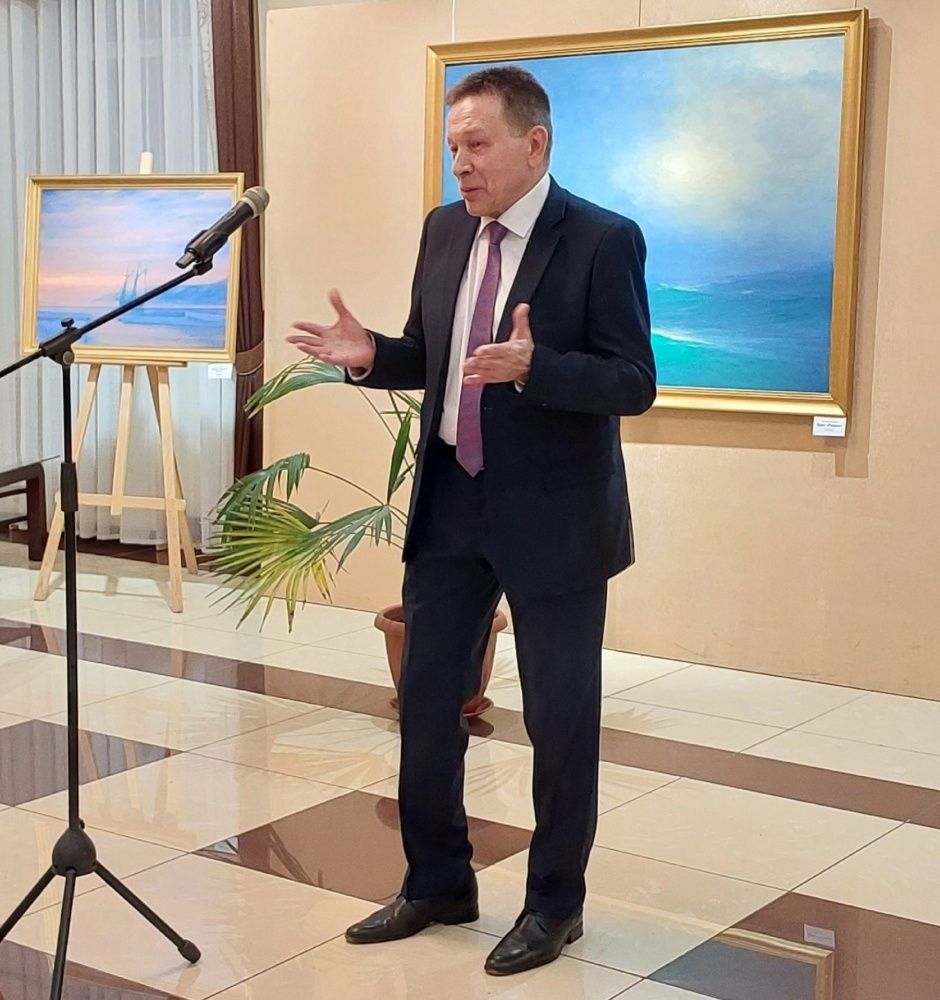 Уходят в море корабли.