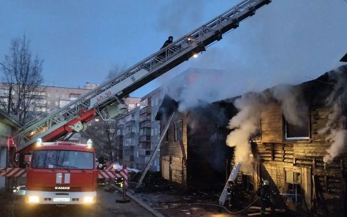 В Кирове загорелась «деревяшка» на Никитской