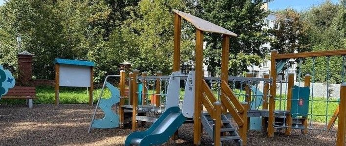 В Музыкальном сквере состоялось открытие новой детской площадки 