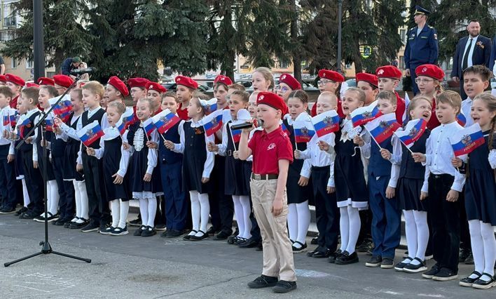 Кировских школьников посвятили в юнармейцы