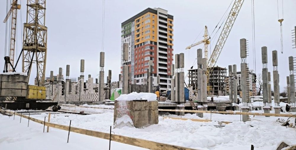 Больше дорог и света.