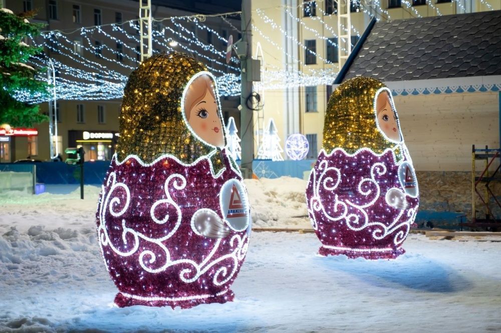  Новогодний городок ждёт гостей.