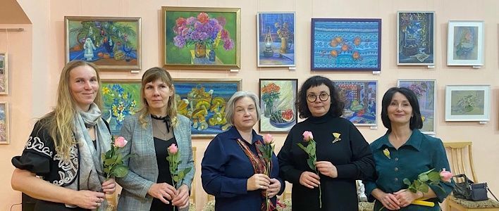 В библиотеке имени Грина открылись сразу две выставки