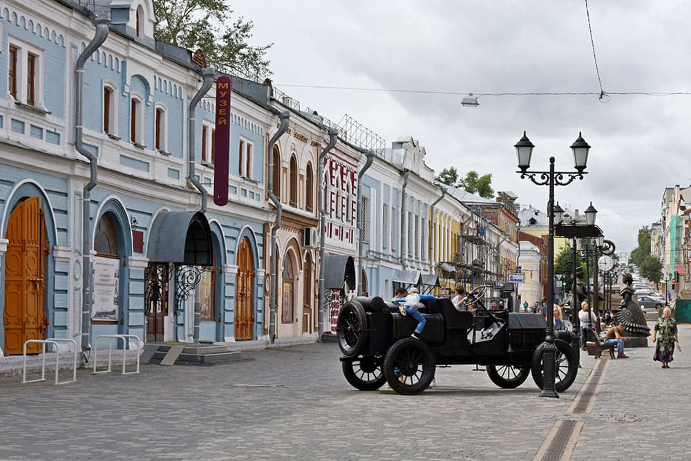 Пешком в историю