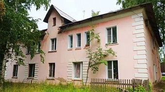 В доме, где живет беженка из Мариуполя, навели порядок