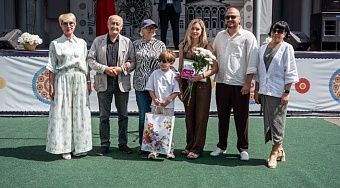 По жизни вместе: кировским семьям вручили медали «За любовь и верность»