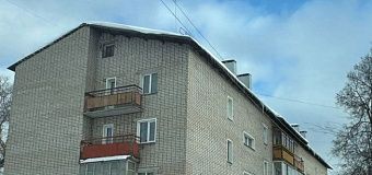 Кировчанам напомнили о правилах безопасности при сходе снега с крыш