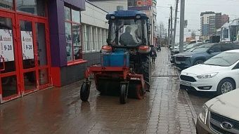 В Кирове готовятся к усилению дождей и чистят ливневки